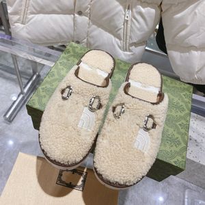 Designer Slippers Womens Rugged Memory Foam Terry Cloth Spa Shearling Sandals Soft Non Slip Rubber Bottom Closed Toe House Slider flip flops