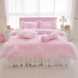 Set di biancheria da letto 100% cotone Set di biancheria da letto in pizzo trapuntato spesso King queen Set di letti singoli Princess Korean Girls White Pink Bed skirt set Federa 220919