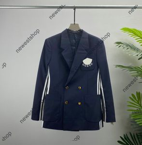 2022 Designer Mens Suits Blazers Roupas de luxo de estilo ocidental Carta clássica impressão de casacos homens Cooperação casaco slim fit