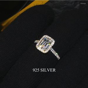 Кластерные кольца роскошные изумрудные срез 2CT Diamond CZ Ring Ring Ring Белое золото обручальное обручальное обручальное кольцо для женских свадебных украшений