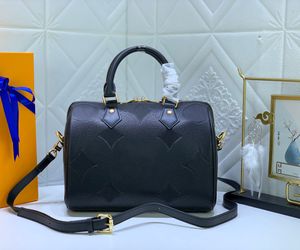 Axelväskor modedesigners kvinnor handväskor totes luxurys lady axel väskor toppkvalitet läder messenger väska klassiska blommor crossbody snabba kedjor
