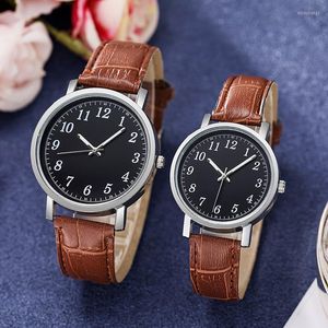 Wristwatches Simple And Fashionable Couple Watches For Men Women In Europe America Latest Design Digital Leather Casual Quartz Watch