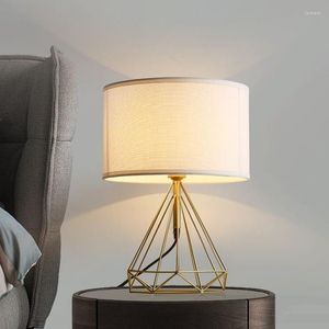 Tischlampen Nordic Kupfer Lampe Post-Studie Schlafzimmer Nacht Persönlichkeit Kreative Minimalistischen Schreibtisch Wohnzimmer Lichter Home Deco