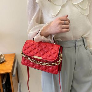 HBP 가방 여성 미니멀리스트 센서 쉘 작은 사각형 흰색 카키 및 빨간 가방 아크릴 크로스 바디 어깨 핸드백 BB16