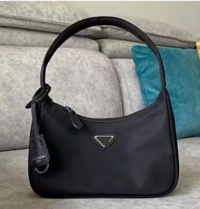 Tasarımcı Top Women Tote Naylon Deri Omuz Çantası Lüks Design Crossbody Çanta Yüksek Omuz Çantaları En Çok Satan Cüzdan Kadınları Hobo Çantalar