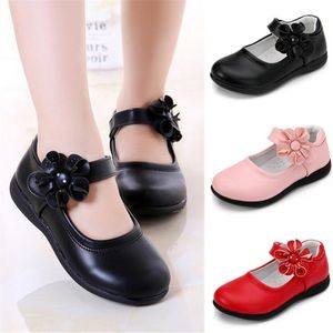 Sneakers Girls Skórzowe buty dla dzieci sukienki ślubne Princess School Summer Bow Karot czarny sandały studenckie Koreańska moda 220920