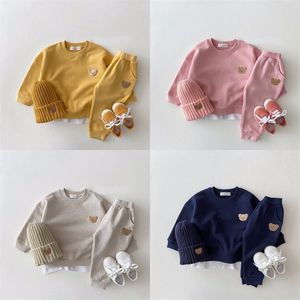 Completi per bambini Completi per bebè Tuta per neonato Felpa con ricamo testa di orso carino Felpa e pantaloni 2 pezzi Tuta sportiva Moda per bambini Vestiti per ragazze 2062 E3