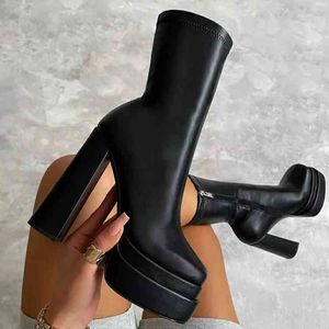 Stövlar T-Stage Walking Boots Super High Heel Patent Leather Square Head Short Tube 2022 Ny tjock vattentät plattform Fashion Women's 220920