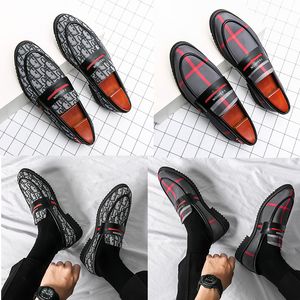 Luxury Tryckta randiga herrskor Loafers pekade Toe Flat Heel Fashion Classic Office Everyday Comfort Loafers Big Size 38-47