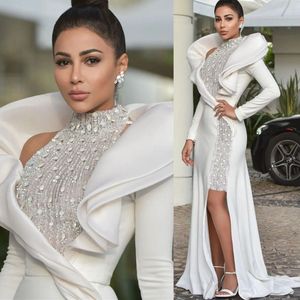 Long Sleeves Designer 2023 Evening Dresses Crystals Beaded Satin High Neck Sweep Train Side Split Ruffles Prom Gown Formal Wear Custom Made Vestidos