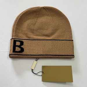 Beanies 2024 mode av hög kvalitet mössa unisex stickad hatt klassisk sportskalle mössor för kvinnor och män autume vinter hattar damer avslappnad