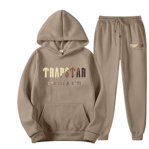 디자이너 새 Tracksuit TRAPSTAR 브랜드 인쇄 운동복 남자 15 색 따뜻한 두 조각 세트 느슨한 까마귀 운동복 바지 세트 까마귀 조깅