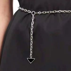 Cinturón de cadena para mujeres diseñador cinturones de cintura de lujo enlaces triangulares accesorios de vestimenta de damas cadenas de plata cintura cinturón de letras cinturones