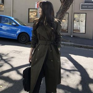 Trench da donna Moda da donna di marca del Regno Unito Autunno/Autunno Casual Doppiopetto Cappotto lungo classico semplice con cintura Chic Donna