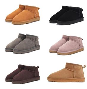 women Mini snow boots Sheepskin Plush fur keep warm boots with card dustbag Short U5854 Soft comfortable Casual shoes Beautiful gift