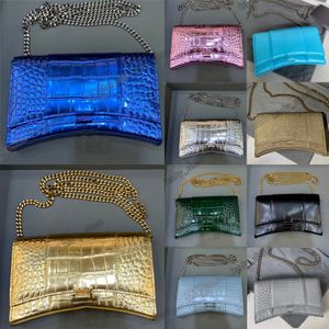 Timglasplånbok på kedja Krokodilpräglad väska Kvinnor Svart Glänsande Läder Liten Silver Glittrande Tyg Crossbody Timglasväska Rosa Handväska Lyxdesigner