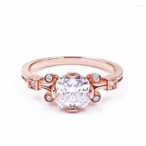 Кластерные кольца Tianyu Gems 925 Серебряный серебряный драгоценный камень 1.3ct Moissanite Cushion 7mm Diamond Ring Женщины Свадебные украшения