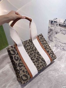 Bolsos de mano Mujer Mensajero Monederos Bolsos Mujer Tachonado Calidad Diseñador de la marca Bolso Hombro Mujer Estampado de leopardo Vintage Dealbag 2200921