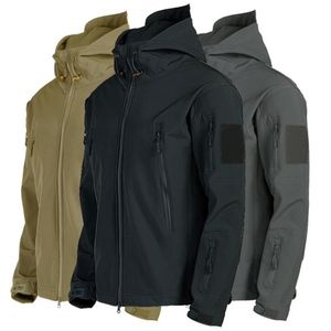 Giacche da uomo Giacca da escursionismo all'aperto Pelle di squalo Soft Shell Outwear Antivento Giacca a vento impermeabile Giacche tattiche militari Abbigliamento da caccia 220921