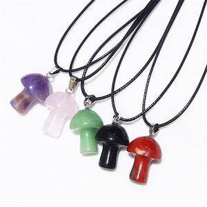 Pietre preziose scolpite Ciondoli con ciondolo a forma di fungo mini Catena a corda nera Gioielli per collana con figurine di cristalli curativi da donna