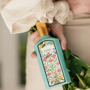 Yeni Ürün Rüyası Çiçek Çekici Flora Koku Gardenya Köln 100ml Kadın Seksi Yasemin Kokusu Uzun Süreli Koku Buket İyi Sprey