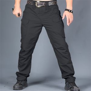 Calça tática de jeans masculinos calças táticas de combate especiais de combate com vários bolsos de papelão em gado de treinamento de desgaste de desgaste de desgaste 220920