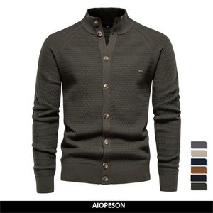 Blusas masculinas aiopeseson malha s cardigan algodão de alta qualidade botão mock rush suéter para designer de moda de inverno cardigans 220920