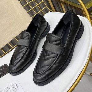 Designer lyxiga korta stövlar damer choklad borstade läderskor loafers monolith triangel logotyp svart sko öka plattform sneakers size35-40