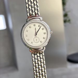 نساء مشاهدة حركة الكوارتز الساعات الموضة ساعة معصمة المرأة مصمم أزياء مصمم Wristwatch Montre de Luxe Life مقاومة للماء