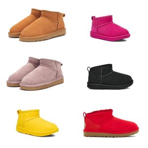 Hot Kids Boy Girl Crianças Mini botas de neve Sheepskin Plexh pur aus curto u5281 tornozelo macio confortável, mantenha botas quentes com cartão de pó de lindos presentes 2023