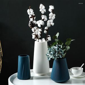 Vazen stks moderne plastic decoratieve vaasblauwe witte plant voor thuiskantoor decoratie ornamenten bureaublad bloem klein groot