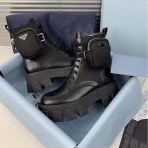 2022 Kvinnors designers ￶verdimensionerade l￤derskor st￶vlar ankel martin monolit start milit￤r inspirerad stridsplattform botten nylon bouch boot med v￤skor storlek 41