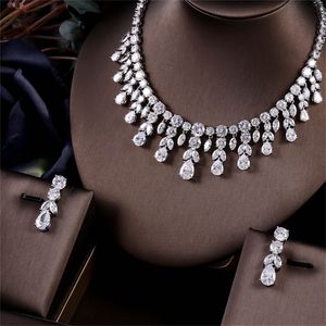 Altri set di gioielli JaneKelly Luxury Sparking Brillante Zircone cubico Orecchini pendenti Collana Gioielli da cena pesanti Sst Accessori per abiti da sposa 220921