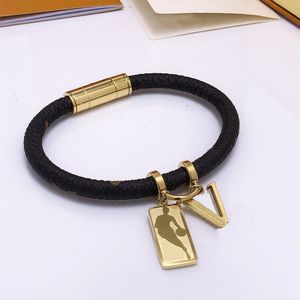 Leather Bracelets For Man Woman Wristband Lock Heart Charm Designer Bangles Jewelry