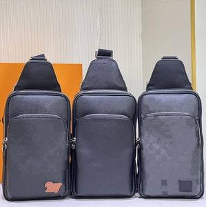 Мужчины кросс -плеча мешков переворачивают сумки для мессенджеров черные дизайнерские