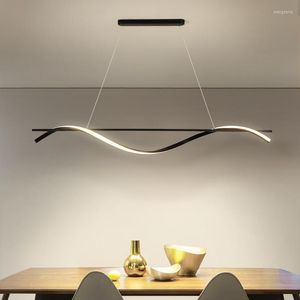 Lampy wiszące nowoczesne i proste projektowanie internetowej kawiarni żyrandol stolik jadalny lampki aluminiowe spiralne czarne światło