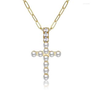 Anhänger Halsketten Exquisite Perle Zirkon Kreuz Halskette Charming Gold Kette Zubehör Für Frauen Elegante Dame Partei Schmuck