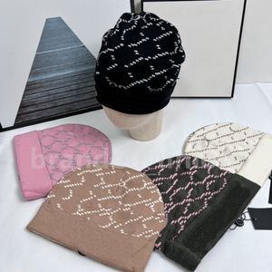 Chapéus de designer clássicos unissex malha de algodão Cap homens para inverno malha respirável simples quente sólido lady beanies fashion meninas letra bola casual bola 2023