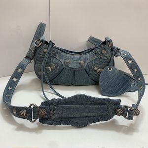 Półksiężycowa torba pod pachami Cowboy Crossbody torebki damskie torebki regulowane tkane ramionowe paski zewnętrzne skórzane torby