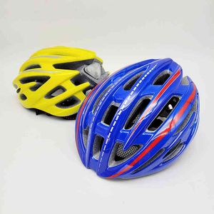 Fahrradhelme Flash Deal 220g Helm Radfahren LED-Licht Professionelle Rennrad Fahrradhelme Mit Insektennetz MTB 54-59 cm capacete ciclismo T220921