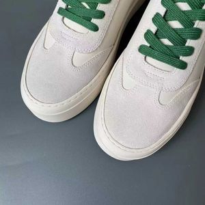 冬の秋と22の新しいスタイルThe Row Small White Shoesフラットボトムラウンドヘッドレースレースコントラストボード女性ファッションスポーツ4F1R