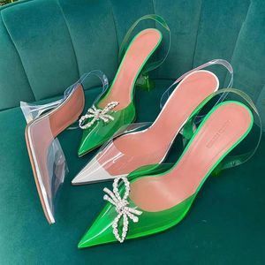 Amina Muaddi Bowknot High Heel Sandals Shoes 최고 고급스러운 크리스탈 다이아몬드 장식 투명 PVC 디자이너 그린 핑크 오렌지 웨딩 패션 파티 신발 10cm