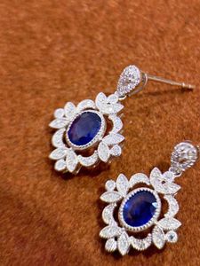 90406 Diamondbox Dimaond Sapphire Biżuteria Kolczyki Uszy Owalny styl vintage 0,85ct królewski niebieski 0,18ct wisiorek