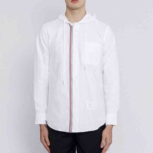 Белые Оксфордские Рубашки оптовых-TB Thom Fashion Brand Рубашки мужчина стройная белая с длинным рукавом рубашка с капюшоном оксфордская полосатая ткань осенняя одежда