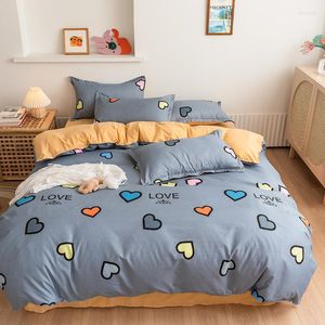 Set di biancheria da letto Cartoon Heart-to-heart Four-piece Single Dormitory Lenzuolo copripiumino Piccolo set di tre pezzi fresco Kawaii