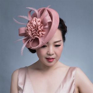 Berets Frauen Chic Fascinator Hut Cocktail Hochzeit Party Kirche Kopfschmuck Kentucky Kopfbedeckungen Feder Haarschmuck Sinamay Fascinators 220922