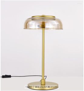 Masa lambaları Modern minimalist cam lamba villa el lüks oturma odası sıcak çalışma atmosferik yatak odası başucu