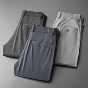 Pantaloni da uomo BROWON Pantaloni casual in seta di ghiaccio da uomo Primavera ed estate Pantaloni medi dritti e sottili Pantaloni comodi ed elastici leggeri 220922