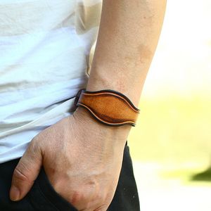 Läderklocka Form Pin Buckle Belt Bangle Muff Justerbar armband Handband för män Kvinnor Fashion Jewelry