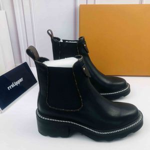 Top Designer Boots femininos Fashion Luxury Black Lacquer Classic Western Work Boots Martin Boots Outdoor Casual Shoes Sneakers Box Tamanhos 35-40